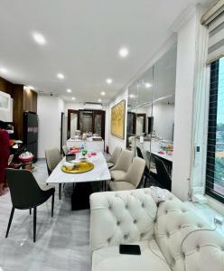 BÁN NHÀ 7 TẦNG TẠI ĐƯỜNG HỒ TÙNG MẬU - Ô TÔ VÀO NHÀ - VÀI BƯỚC RA Ô TÔ TRÁNH- NỘI THẤT ĐẸP.